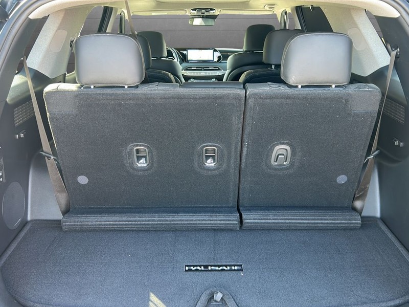 Hyundai Palisade Vehicle Full-screen Gallery Image 12