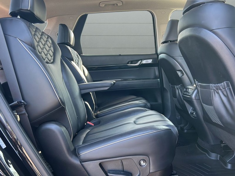 Hyundai Palisade Vehicle Full-screen Gallery Image 14