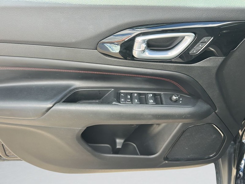 Jeep Compass Vehicle Full-screen Gallery Image 9