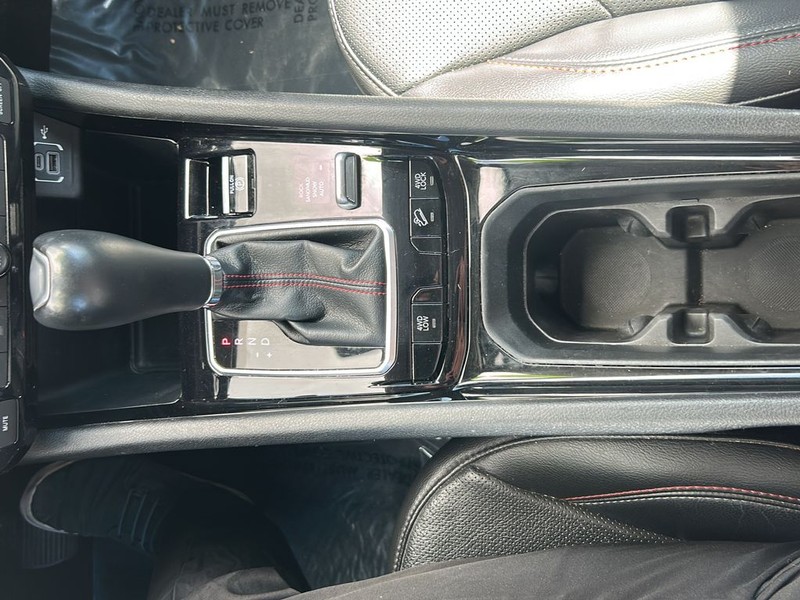 Jeep Compass Vehicle Full-screen Gallery Image 20