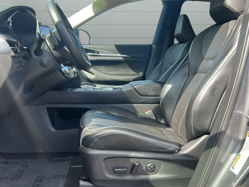 INFINITI QX60 Vehicle Full-screen Gallery Image 10