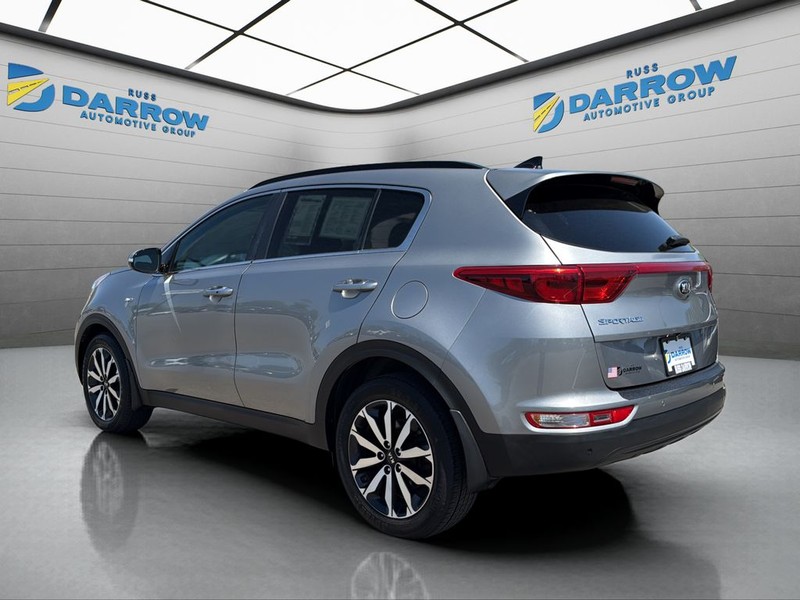 Kia Sportage Vehicle Full-screen Gallery Image 3