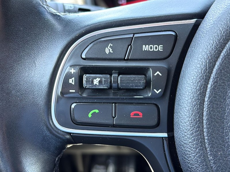 Kia Sportage Vehicle Full-screen Gallery Image 9