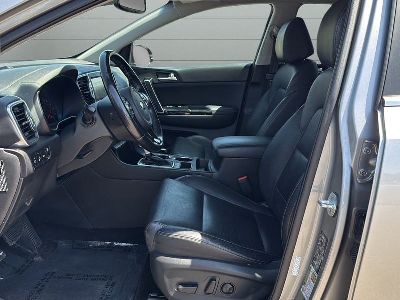 Kia Sportage Vehicle Full-screen Gallery Image 10