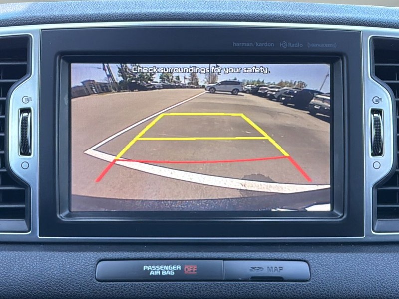 Kia Sportage Vehicle Full-screen Gallery Image 24