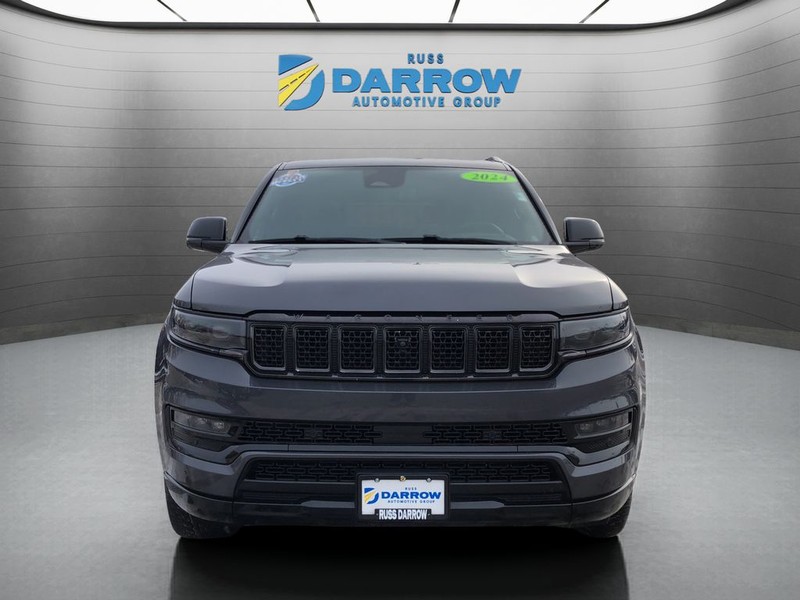 Jeep Grand Wagoneer L Vehicle Full-screen Gallery Image 8