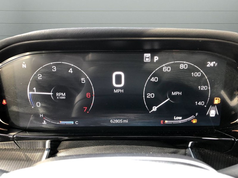 Jeep Grand Wagoneer L Vehicle Full-screen Gallery Image 13