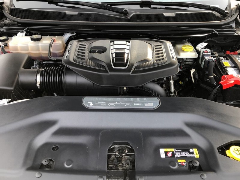 Jeep Grand Wagoneer L Vehicle Full-screen Gallery Image 20