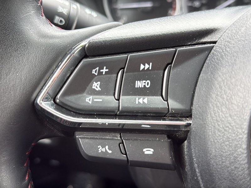 Mazda CX-5 Vehicle Full-screen Gallery Image 9