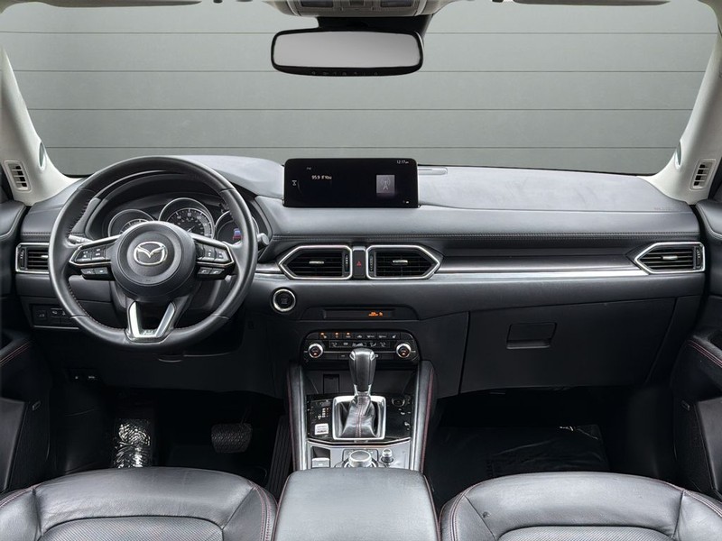 Mazda CX-5 Vehicle Full-screen Gallery Image 12