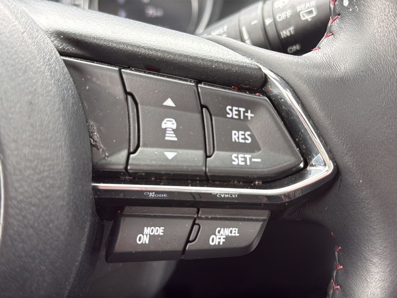 Mazda CX-5 Vehicle Full-screen Gallery Image 18