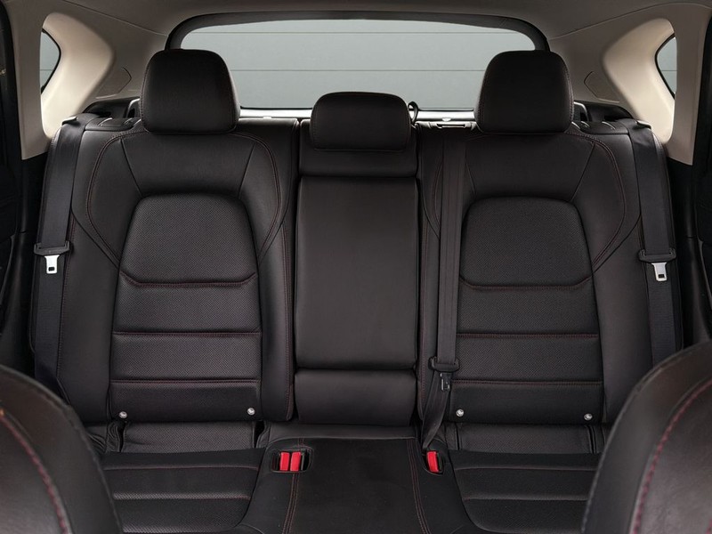 Mazda CX-5 Vehicle Full-screen Gallery Image 27