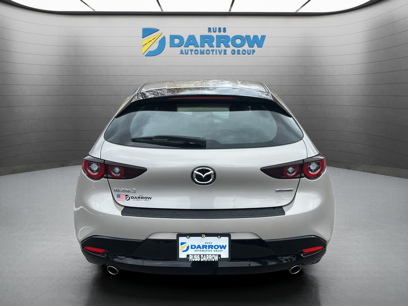 Mazda Mazda3 Hatchback Vehicle Full-screen Gallery Image 4