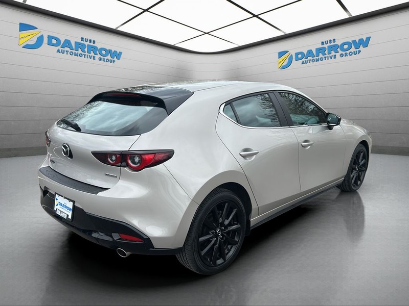 Mazda Mazda3 Hatchback Vehicle Full-screen Gallery Image 5