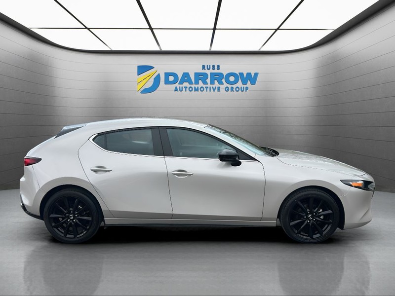 Mazda Mazda3 Hatchback Vehicle Full-screen Gallery Image 6