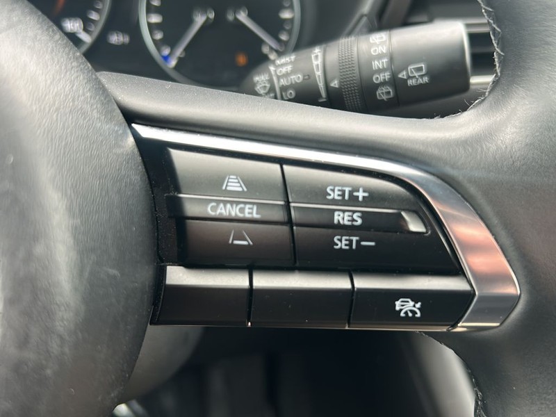 Mazda Mazda3 Hatchback Vehicle Full-screen Gallery Image 17