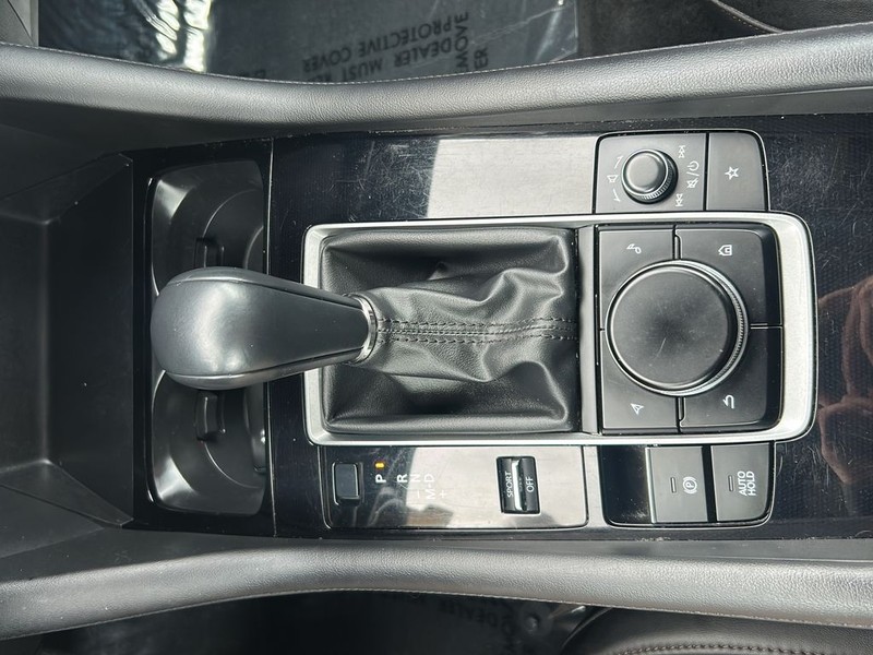 Mazda Mazda3 Hatchback Vehicle Full-screen Gallery Image 21