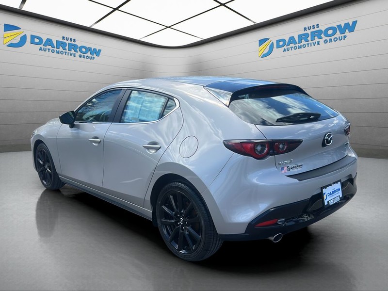 Mazda Mazda3 Hatchback Vehicle Full-screen Gallery Image 3