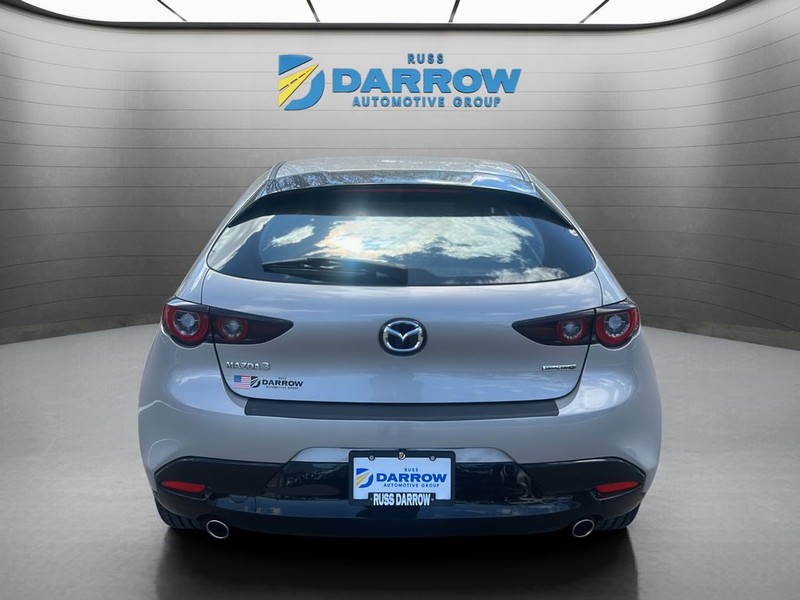 Mazda Mazda3 Hatchback Vehicle Full-screen Gallery Image 4