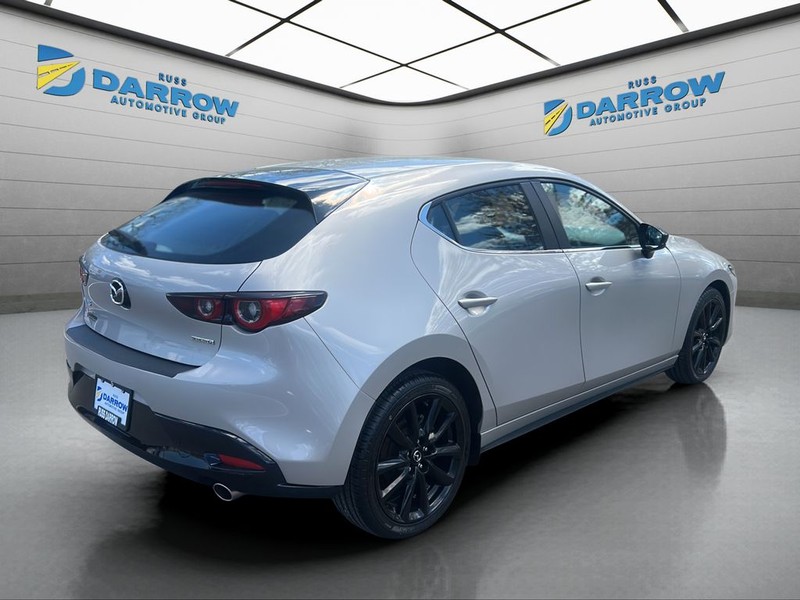 Mazda Mazda3 Hatchback Vehicle Full-screen Gallery Image 5