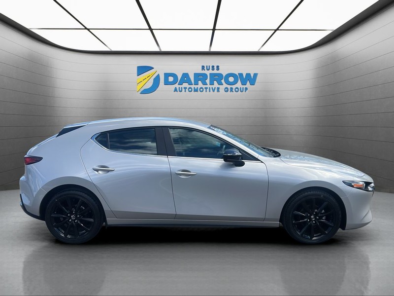Mazda Mazda3 Hatchback Vehicle Full-screen Gallery Image 6
