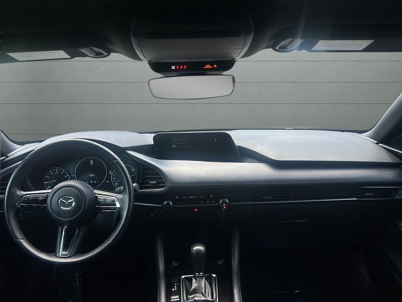 Mazda Mazda3 Hatchback Vehicle Full-screen Gallery Image 15
