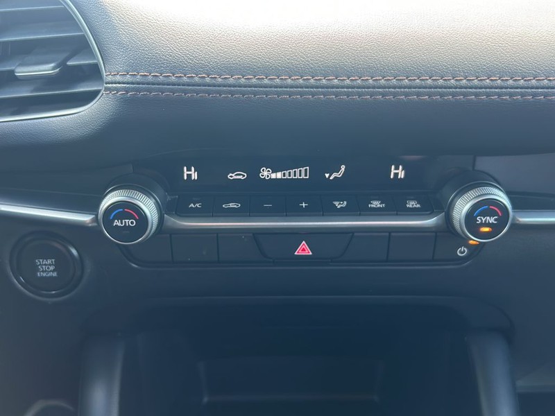 Mazda Mazda3 Hatchback Vehicle Full-screen Gallery Image 20