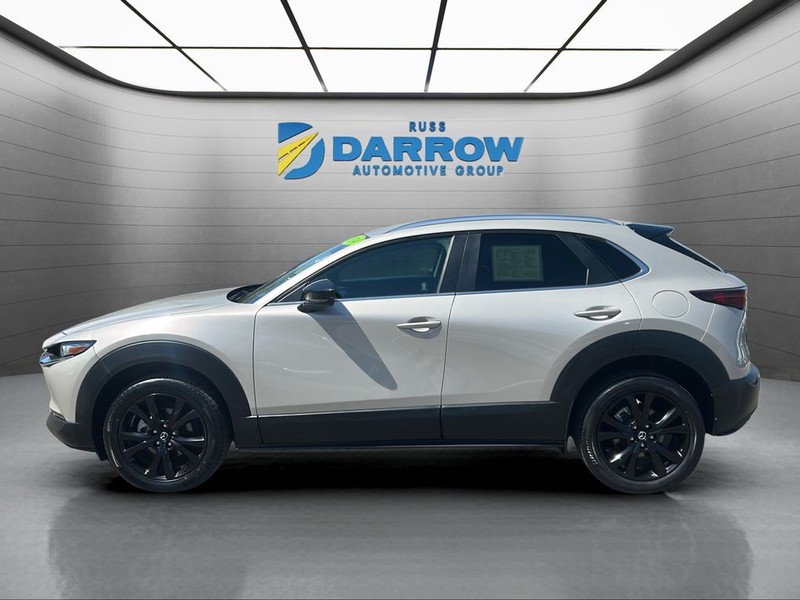 Mazda CX-30 Vehicle Full-screen Gallery Image 2