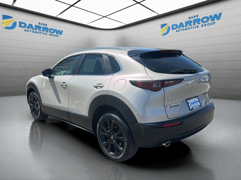 Mazda CX-30 Vehicle Full-screen Gallery Image 3