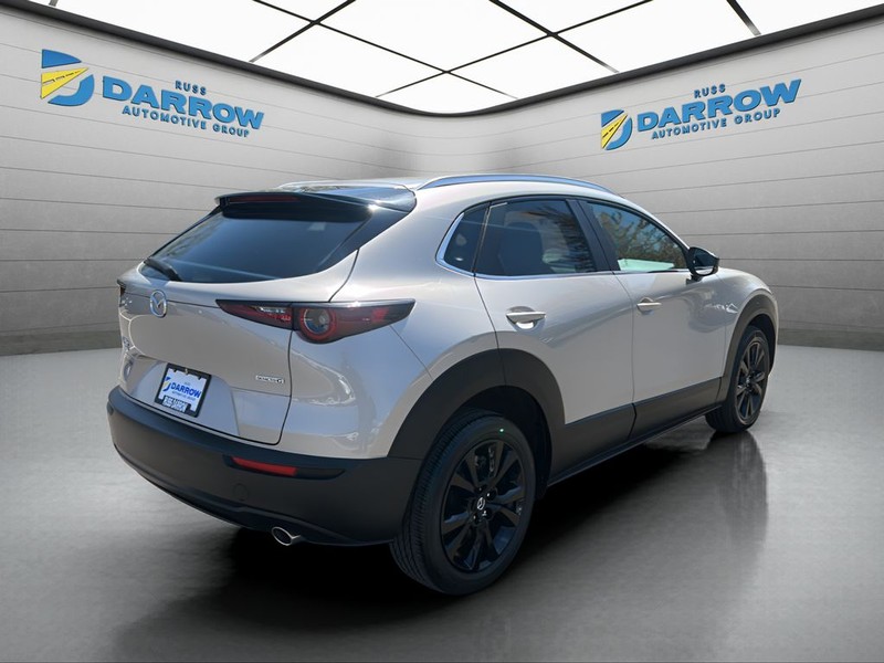 Mazda CX-30 Vehicle Full-screen Gallery Image 5