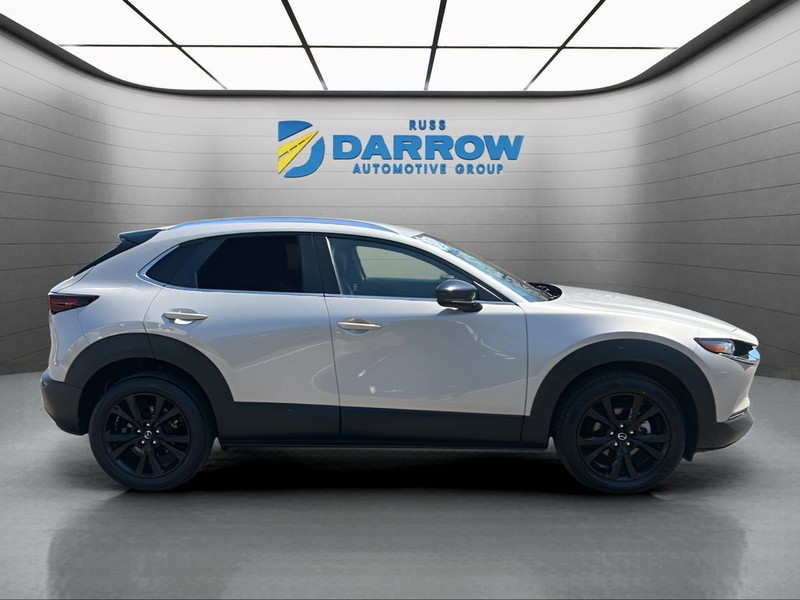 Mazda CX-30 Vehicle Full-screen Gallery Image 6