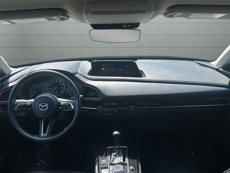 Mazda CX-30 Vehicle Full-screen Gallery Image 15