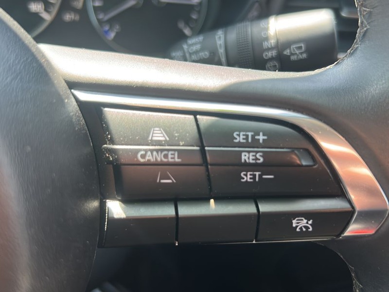 Mazda CX-30 Vehicle Full-screen Gallery Image 17