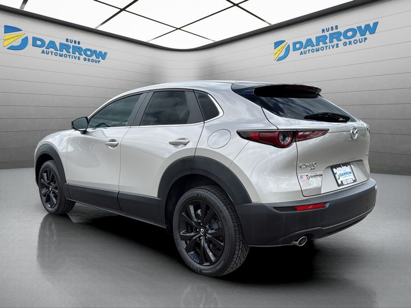 Mazda CX-30 Vehicle Full-screen Gallery Image 3