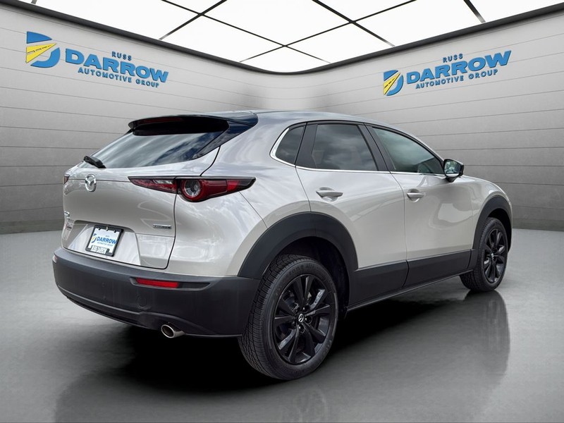 Mazda CX-30 Vehicle Full-screen Gallery Image 5