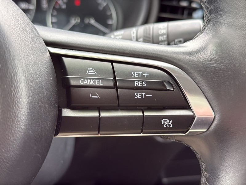 Mazda CX-30 Vehicle Full-screen Gallery Image 17