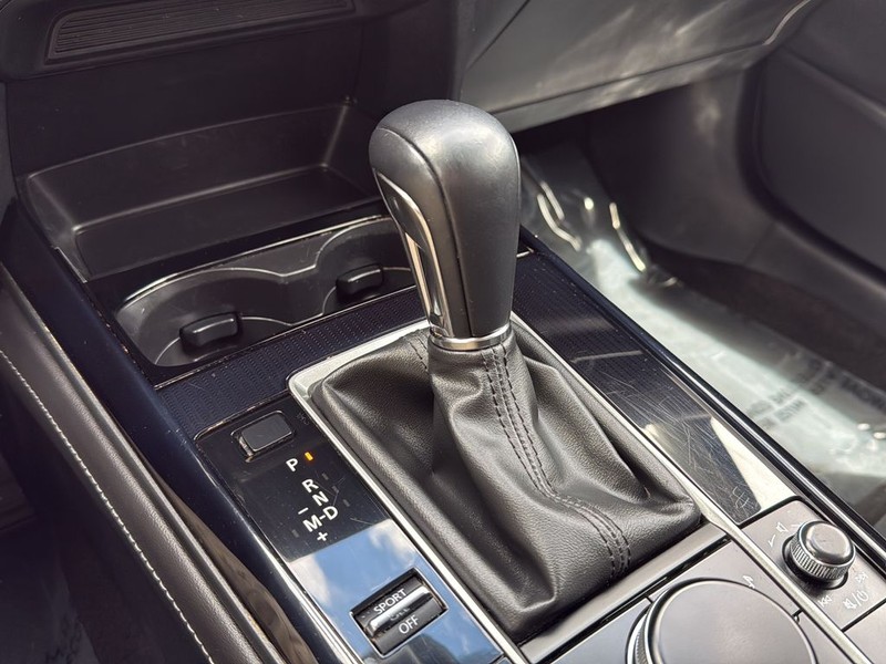 Mazda CX-30 Vehicle Full-screen Gallery Image 22