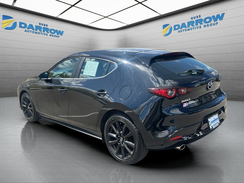 Mazda Mazda3 Hatchback Vehicle Full-screen Gallery Image 3