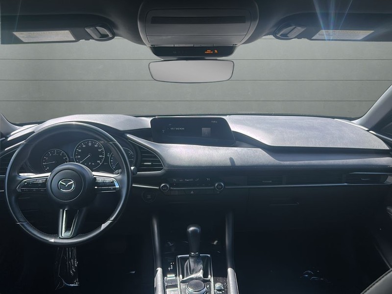 Mazda Mazda3 Hatchback Vehicle Full-screen Gallery Image 15