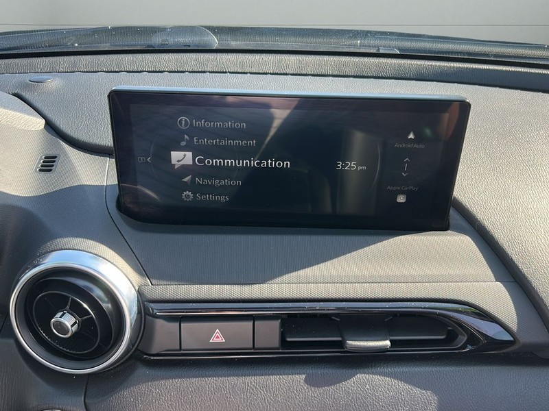 Mazda MX-5 Miata RF Vehicle Full-screen Gallery Image 16