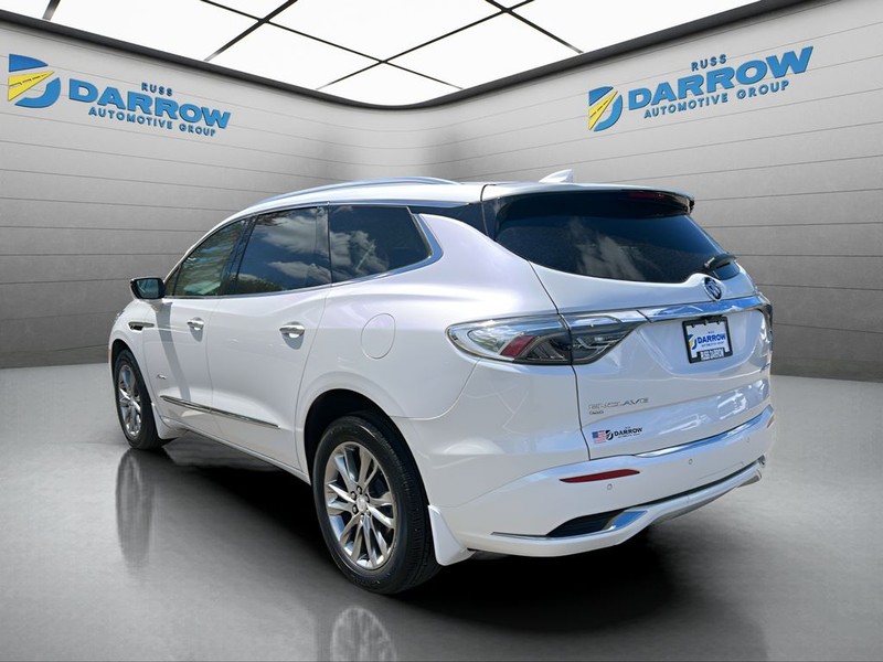 Buick Enclave Vehicle Full-screen Gallery Image 3
