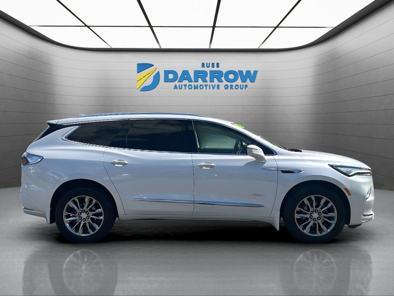Buick Enclave Vehicle Full-screen Gallery Image 6
