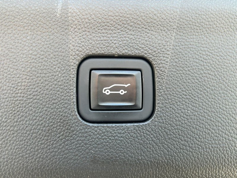 Buick Enclave Vehicle Full-screen Gallery Image 16
