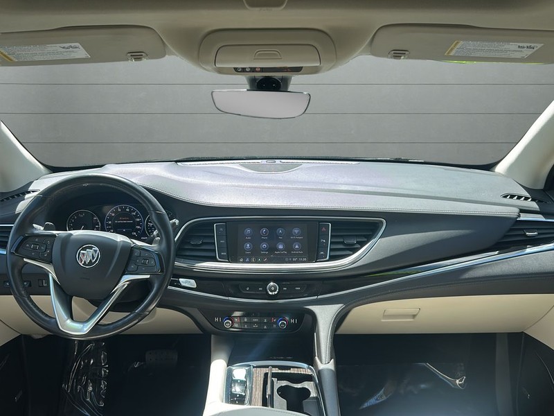 Buick Enclave Vehicle Full-screen Gallery Image 21