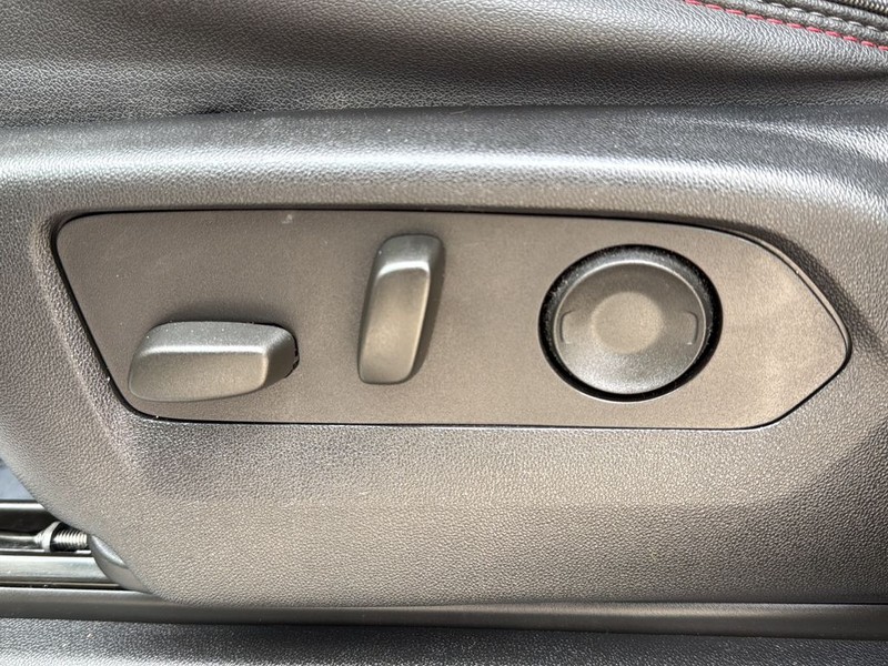 Chevrolet Tahoe Vehicle Full-screen Gallery Image 21