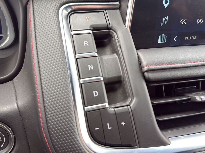 Chevrolet Tahoe Vehicle Full-screen Gallery Image 25