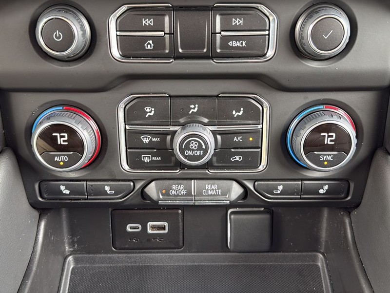Chevrolet Tahoe Vehicle Full-screen Gallery Image 27