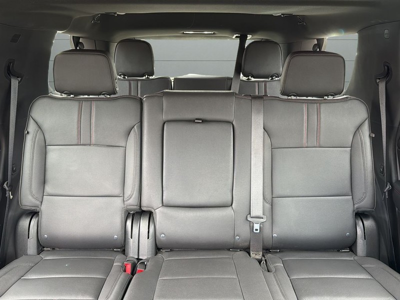 Chevrolet Tahoe Vehicle Full-screen Gallery Image 28