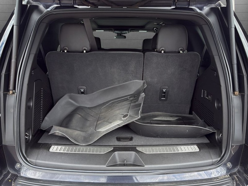 Chevrolet Tahoe Vehicle Full-screen Gallery Image 30