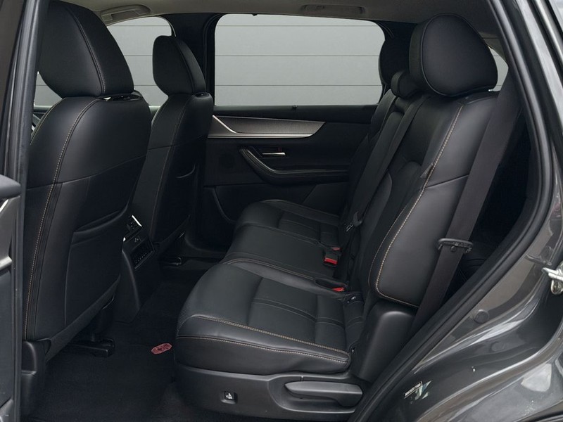 Mazda CX-90 Vehicle Full-screen Gallery Image 17